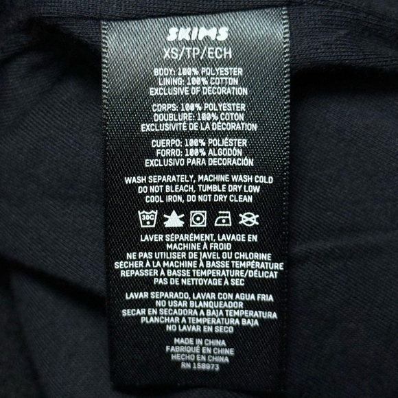 SKIMS Fleece Wrap Jacket in Onyx - Picture 7 of 7